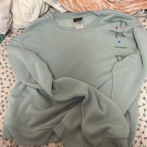 green cropped hoodie